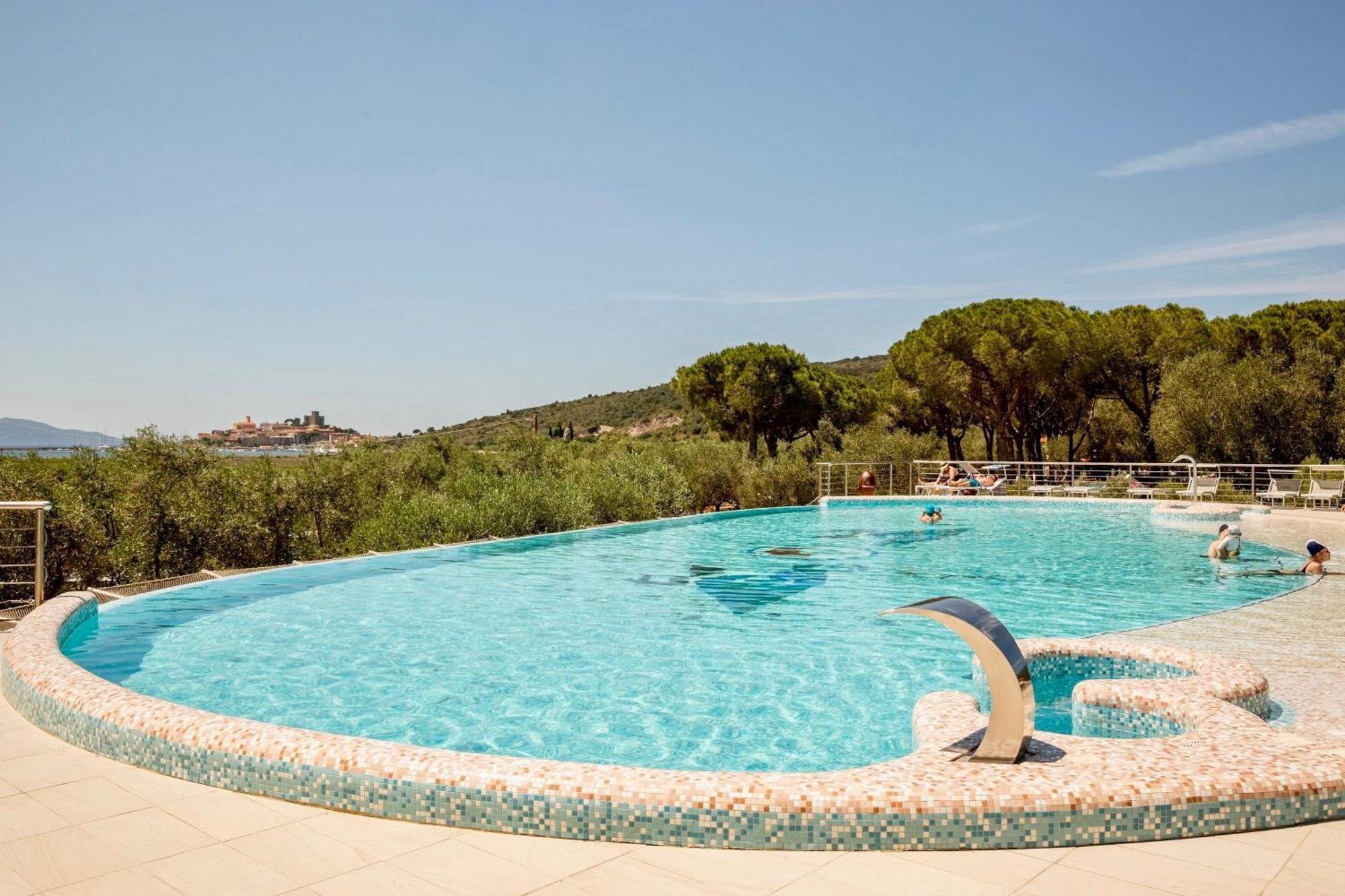 Isa - Residence With Pool And Private Beach In Talamone Just 500 Mt From The Beach 외부 사진